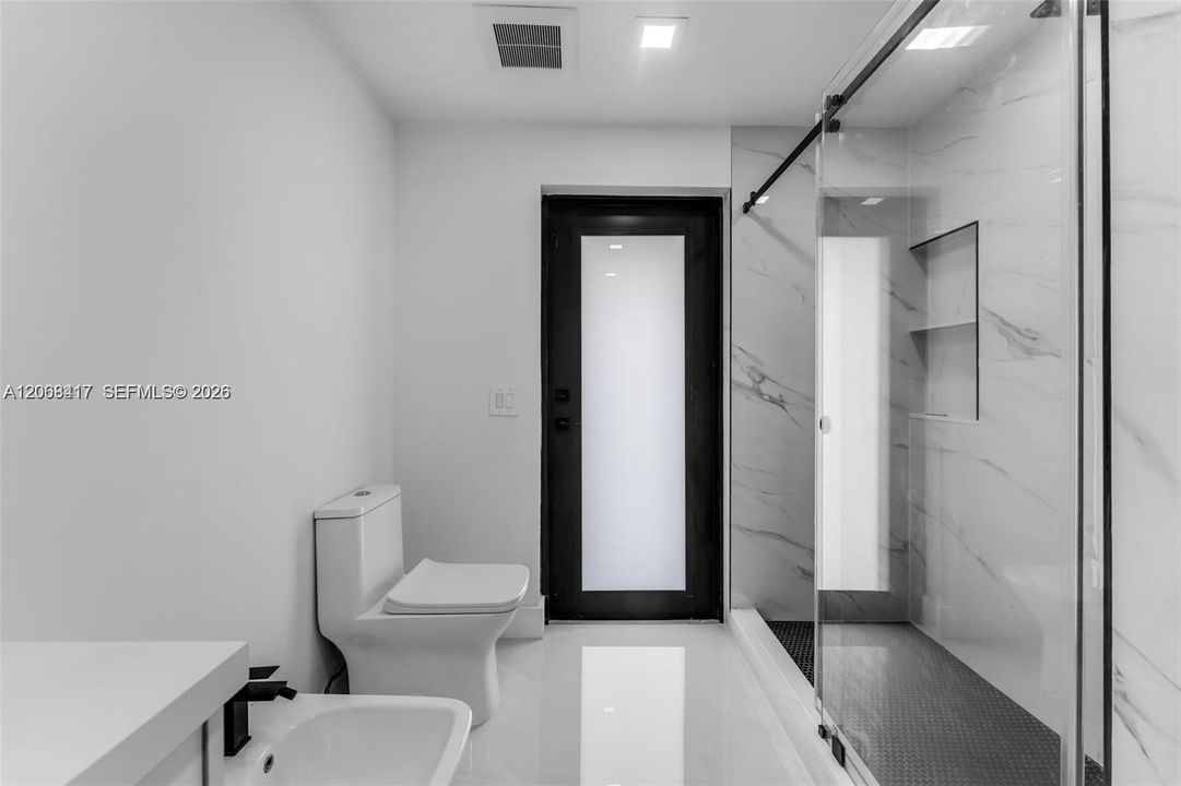 En Venta: $1,625,000 (4 camas, 2 baños, 2680 Pies cuadrados)