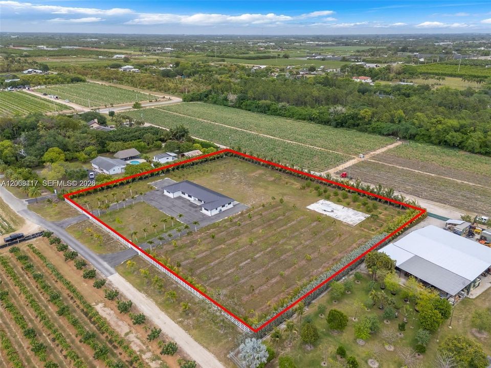 En Venta: $1,625,000 (4 camas, 2 baños, 2680 Pies cuadrados)