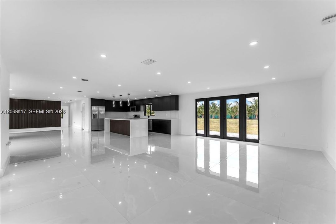 En Venta: $1,625,000 (4 camas, 2 baños, 2680 Pies cuadrados)