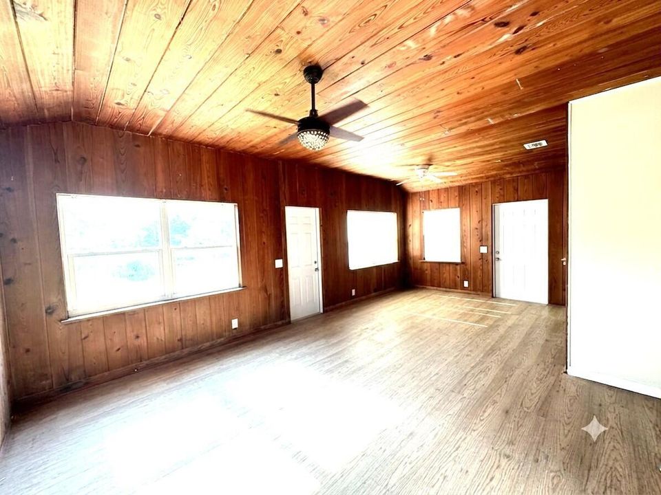 living area 2
