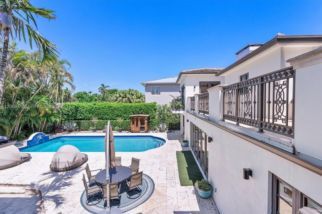 For Sale: $4,399,000 (5 beds, 4 baths, 3955 Square Feet)