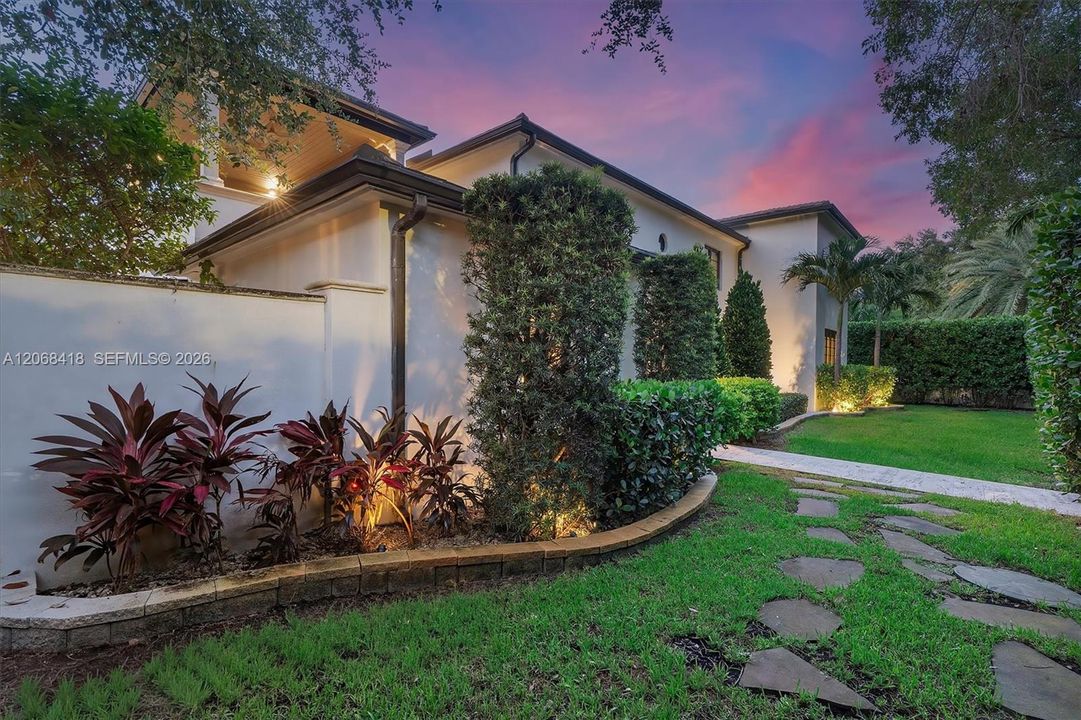 For Sale: $4,399,000 (5 beds, 4 baths, 3955 Square Feet)