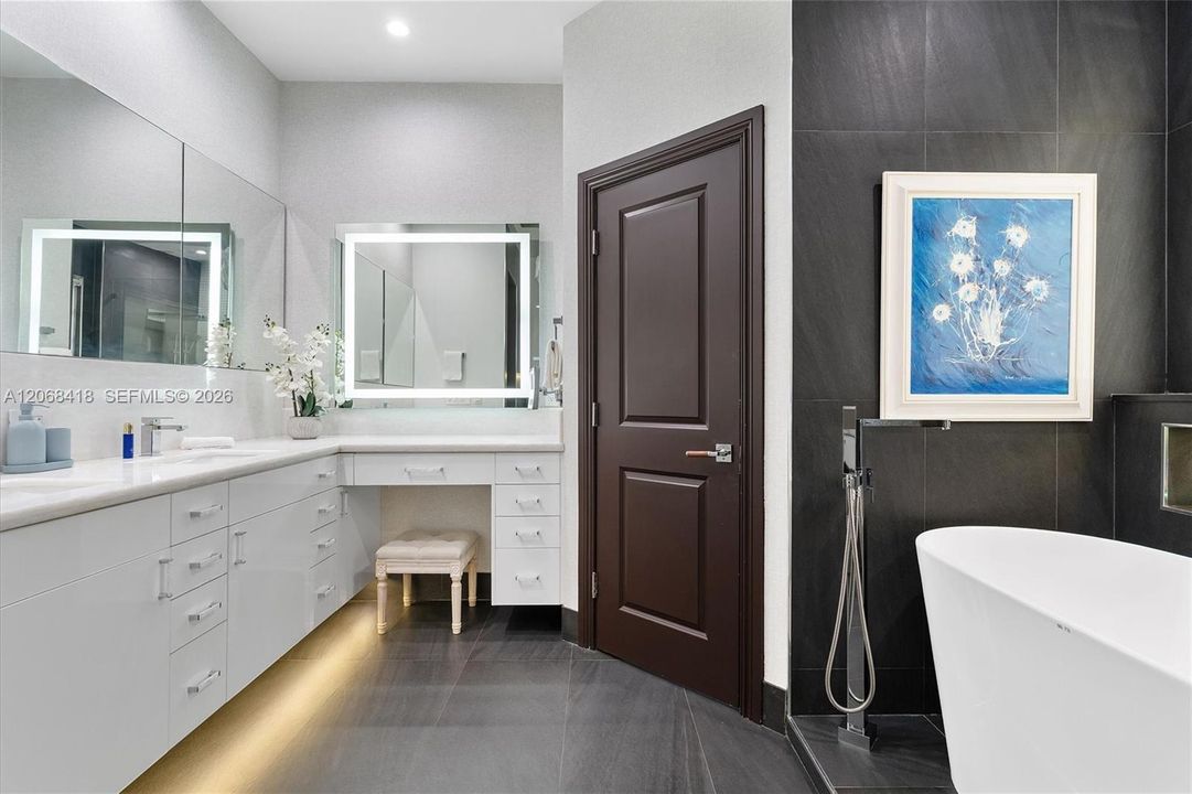 For Sale: $4,399,000 (5 beds, 4 baths, 3955 Square Feet)