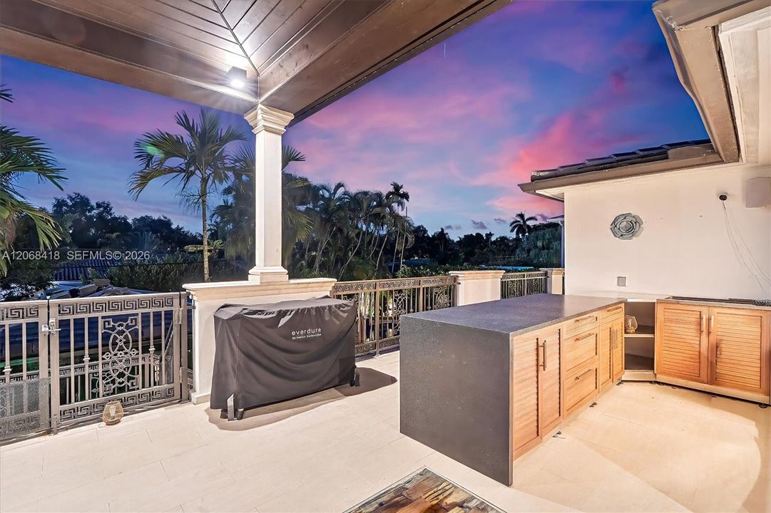 For Sale: $4,399,000 (5 beds, 4 baths, 3955 Square Feet)