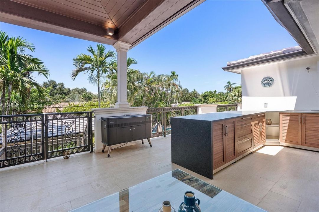 For Sale: $4,399,000 (5 beds, 4 baths, 3955 Square Feet)
