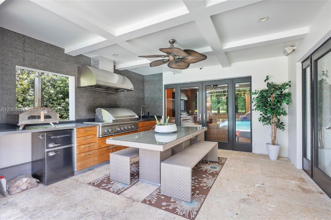 For Sale: $4,399,000 (5 beds, 4 baths, 3955 Square Feet)