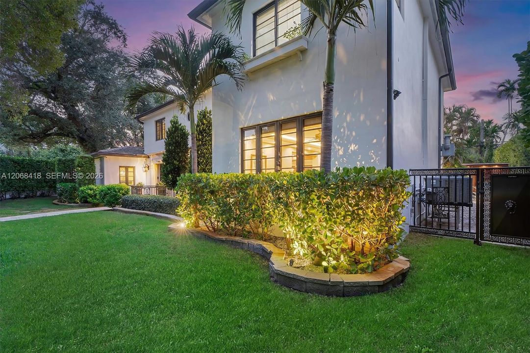 For Sale: $4,399,000 (5 beds, 4 baths, 3955 Square Feet)