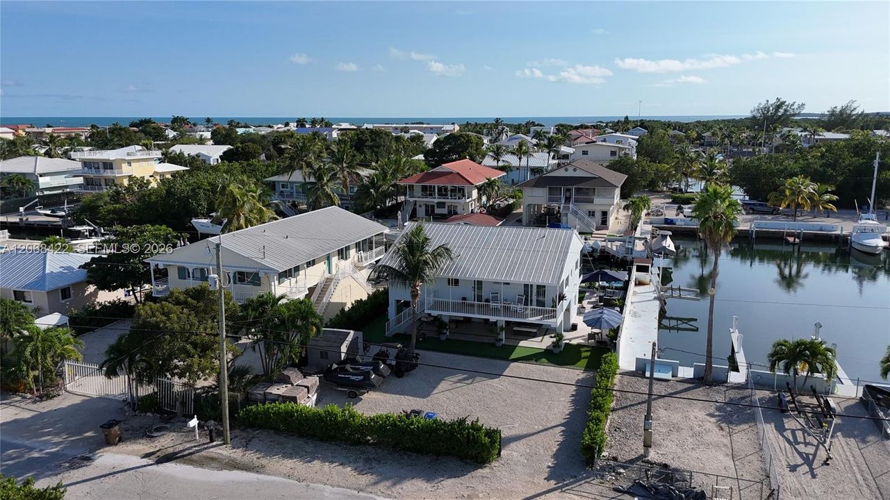 For Sale: $1,795,000 (3 beds, 2 baths, 1260 Square Feet)