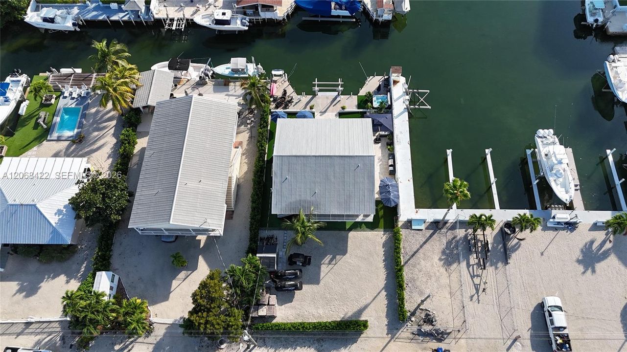 For Sale: $1,795,000 (3 beds, 2 baths, 1260 Square Feet)