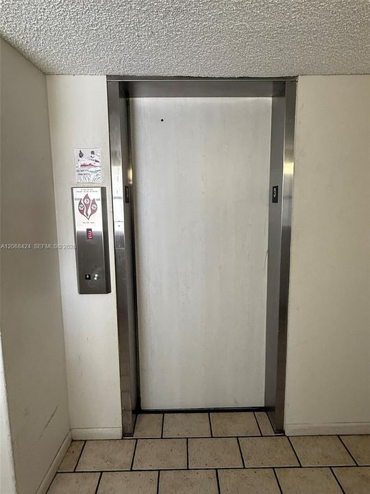 На продажу: $86,500 (1 спален, 1 ванн, 812 Квадратных фут)