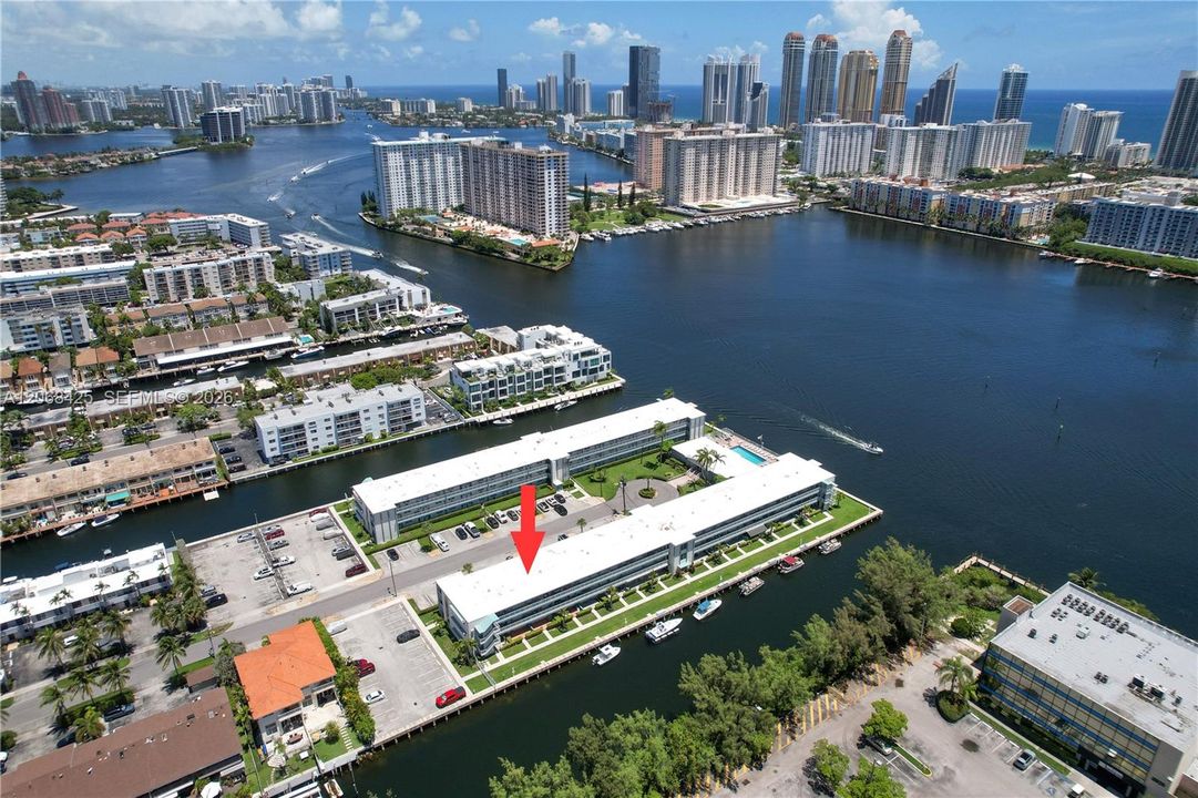 На продажу: $169,000 (1 спален, 1 ванн, 684 Квадратных фут)