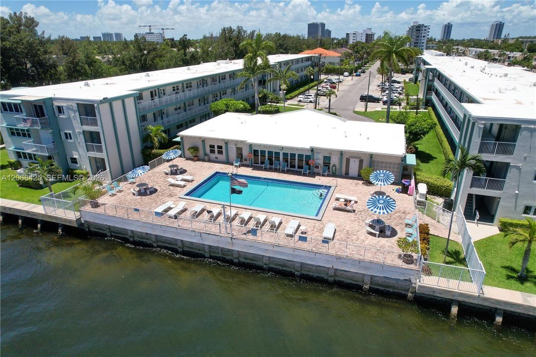 На продажу: $169,000 (1 спален, 1 ванн, 684 Квадратных фут)