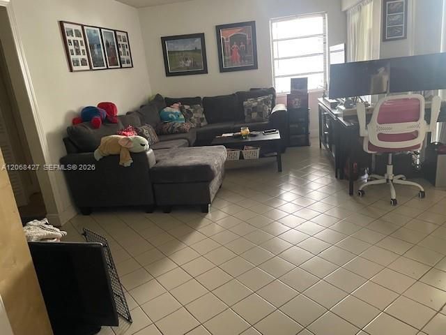 В аренду: $2,300 (2 спален, 2 ванн, 1040 Квадратных фут)