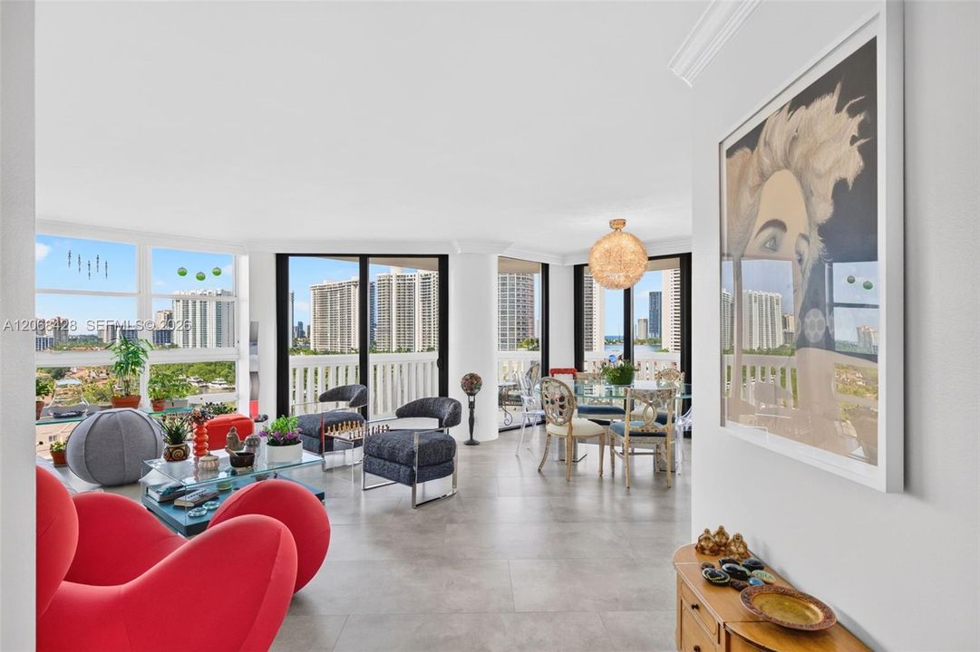 For Sale: $1,000,000 (3 beds, 2 baths, 1950 Square Feet)