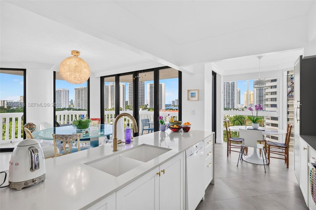 For Sale: $1,000,000 (3 beds, 2 baths, 1950 Square Feet)