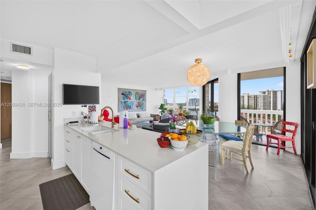 For Sale: $1,000,000 (3 beds, 2 baths, 1950 Square Feet)