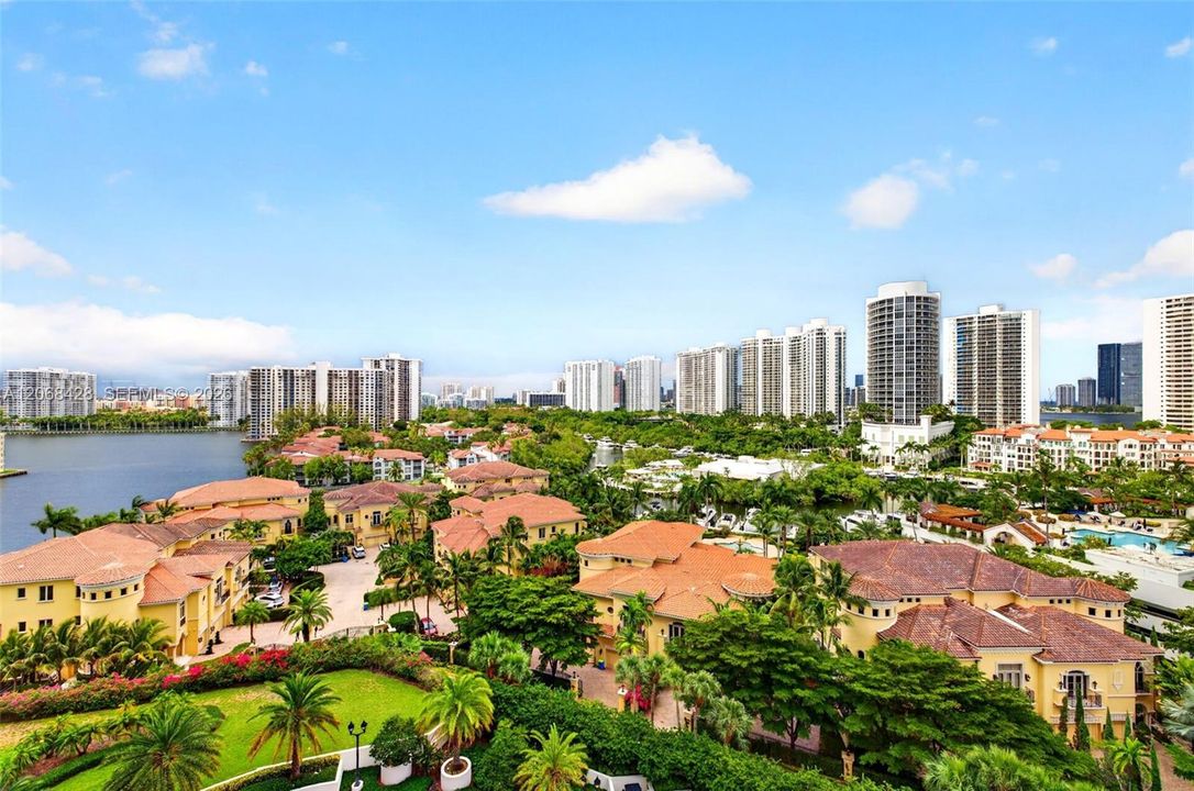 For Sale: $1,000,000 (3 beds, 2 baths, 1950 Square Feet)