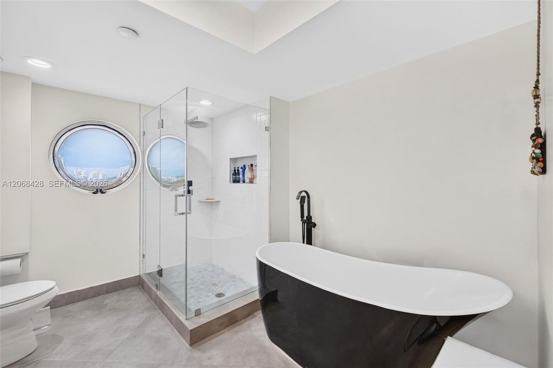 For Sale: $1,000,000 (3 beds, 2 baths, 1950 Square Feet)