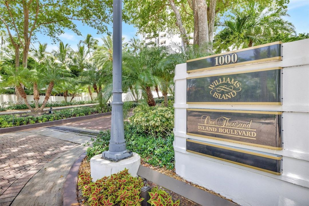 For Sale: $1,000,000 (3 beds, 2 baths, 1950 Square Feet)