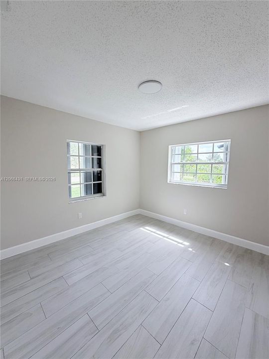 For Sale: $575,000 (3 beds, 2 baths, 1104 Square Feet)
