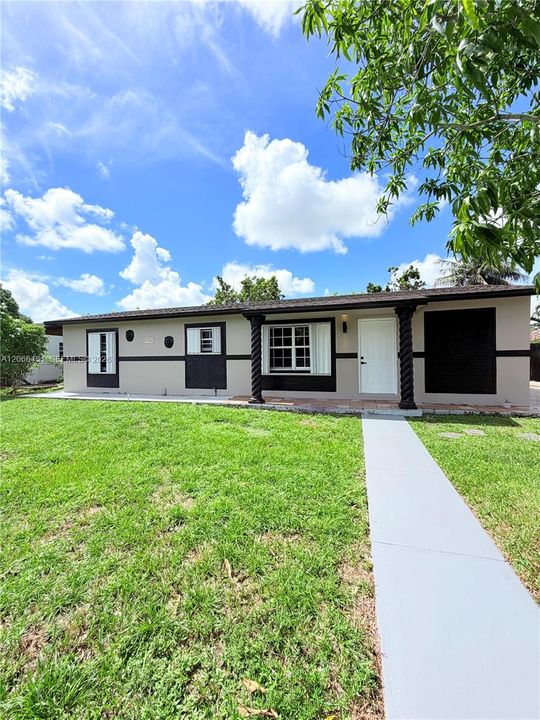For Sale: $575,000 (3 beds, 2 baths, 1104 Square Feet)