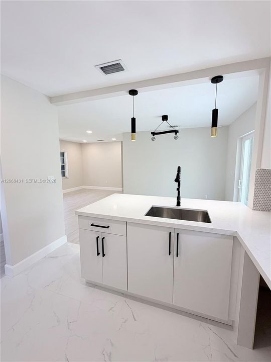 For Sale: $575,000 (3 beds, 2 baths, 1104 Square Feet)