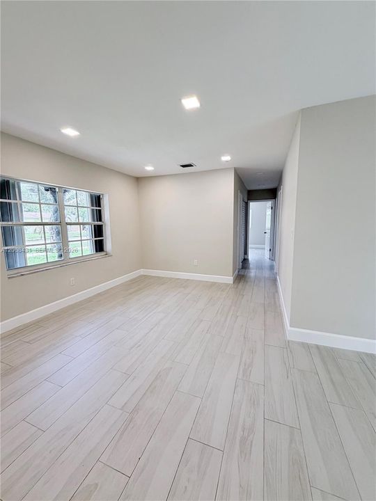 For Sale: $575,000 (3 beds, 2 baths, 1104 Square Feet)