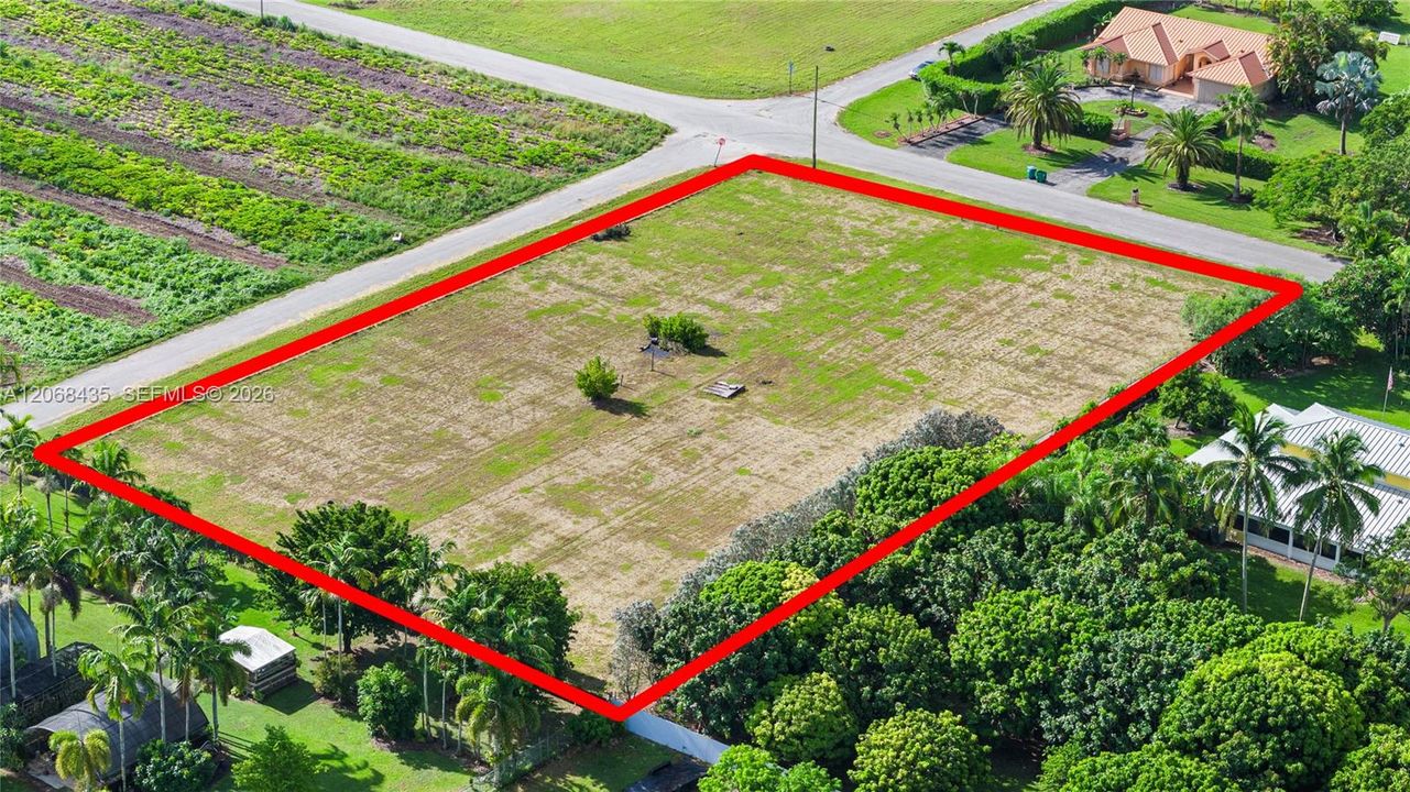 En Venta: $459,999 (125.00 acres)