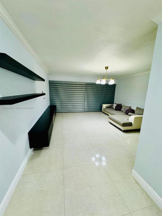 For Sale: $245,000 (1 beds, 1 baths, 951 Square Feet)