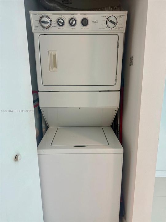 Под контрактом: $3,100 (1 спален, 1 ванн, 785 Квадратных фут)