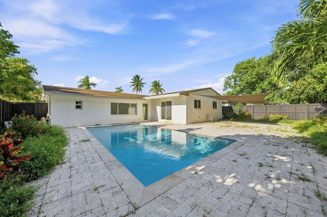 25-web-or-mls-6530-hayes-st