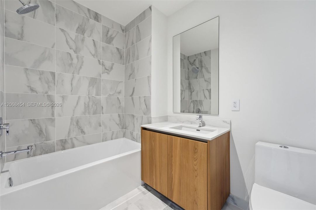 For Sale: $1,350,000 (1 beds, 2 baths, 1216 Square Feet)