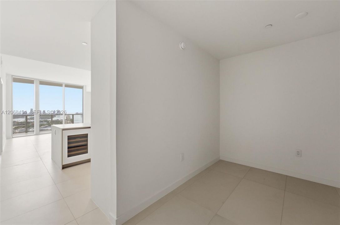For Sale: $1,350,000 (1 beds, 2 baths, 1216 Square Feet)