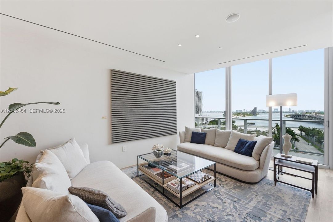 For Sale: $1,350,000 (1 beds, 2 baths, 1216 Square Feet)