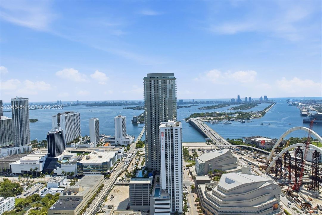 For Sale: $1,350,000 (1 beds, 2 baths, 1216 Square Feet)