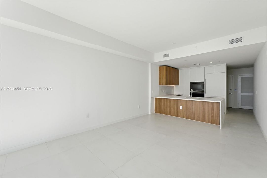 For Sale: $1,350,000 (1 beds, 2 baths, 1216 Square Feet)