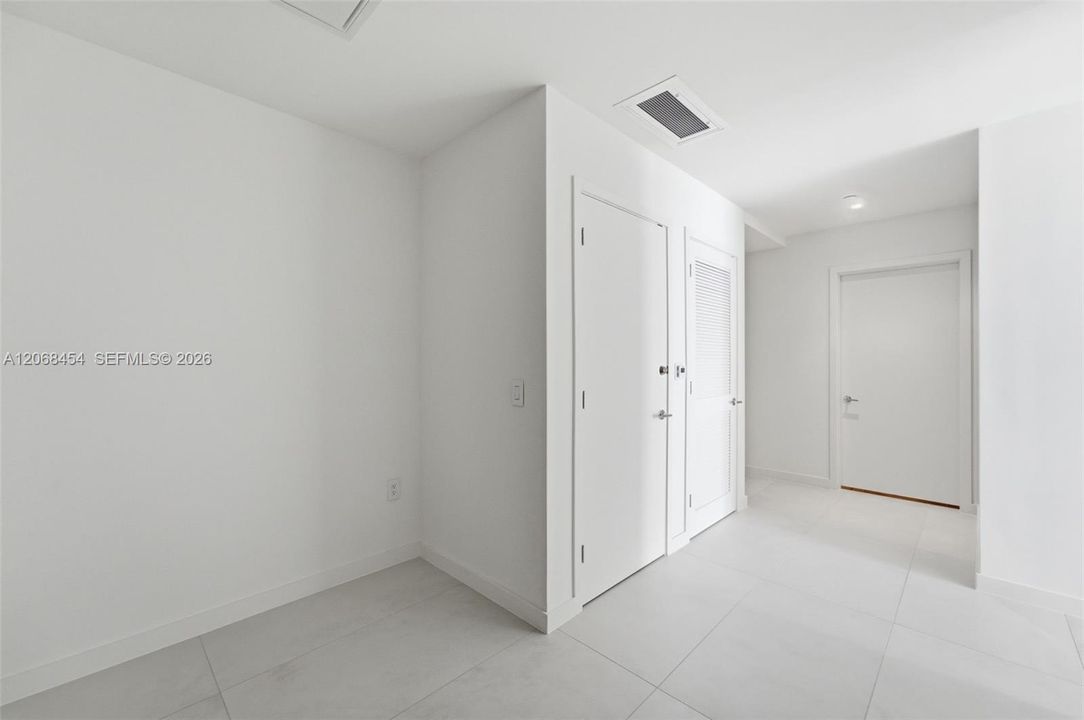 For Sale: $1,350,000 (1 beds, 2 baths, 1216 Square Feet)
