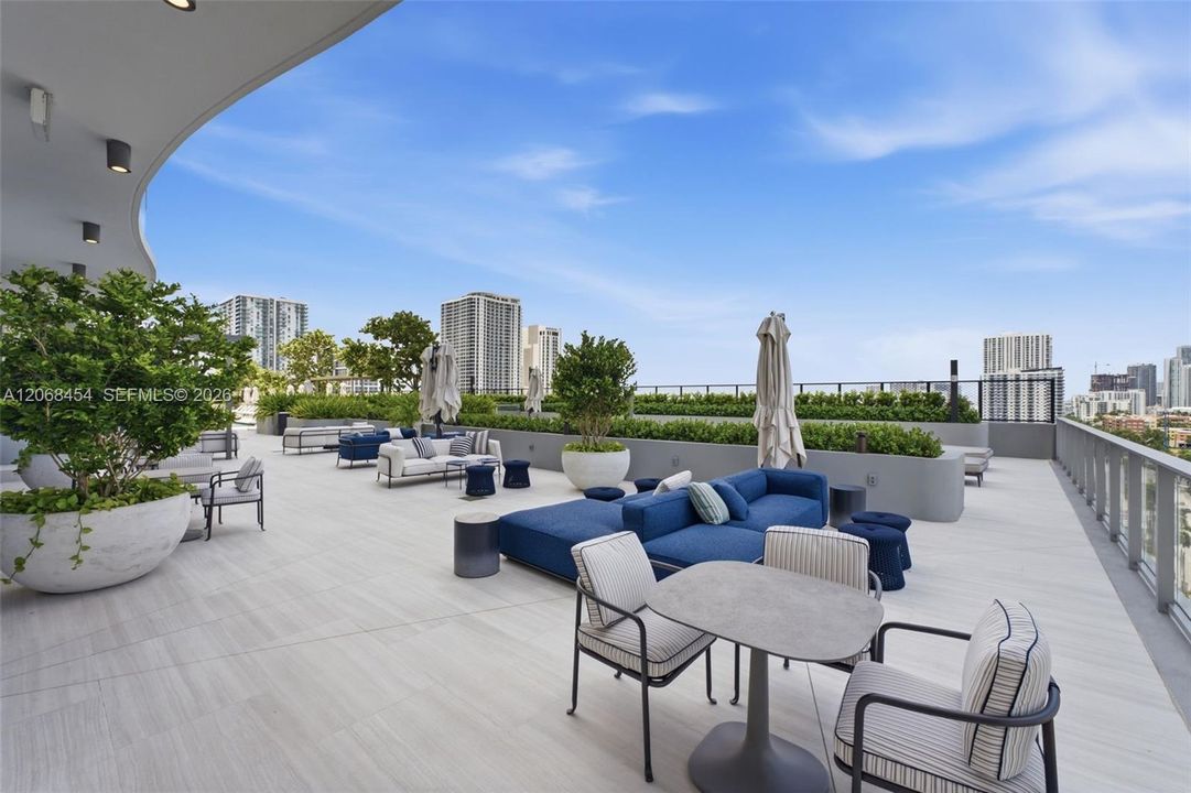 For Sale: $1,350,000 (1 beds, 2 baths, 1216 Square Feet)