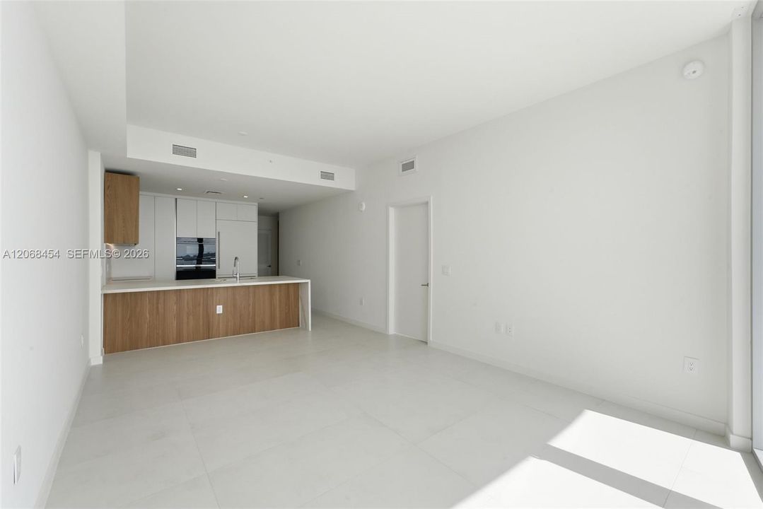 For Sale: $1,350,000 (1 beds, 2 baths, 1216 Square Feet)