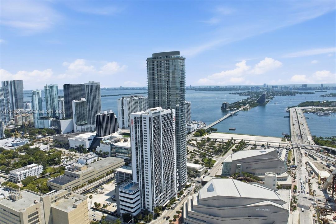For Sale: $1,350,000 (1 beds, 2 baths, 1216 Square Feet)