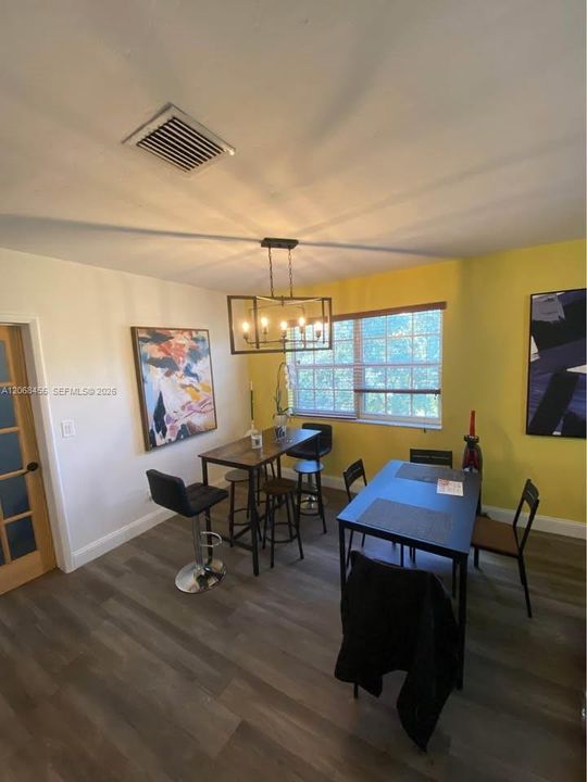 For Sale: $650,000 (3 beds, 2 baths, 1148 Square Feet)