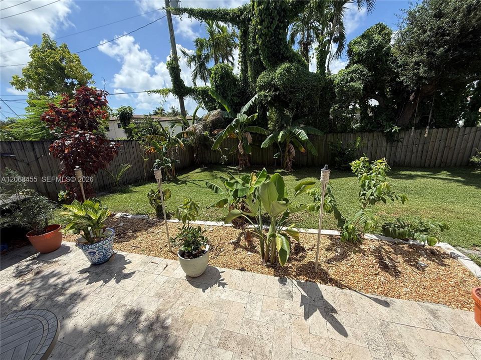 For Sale: $650,000 (3 beds, 2 baths, 1148 Square Feet)