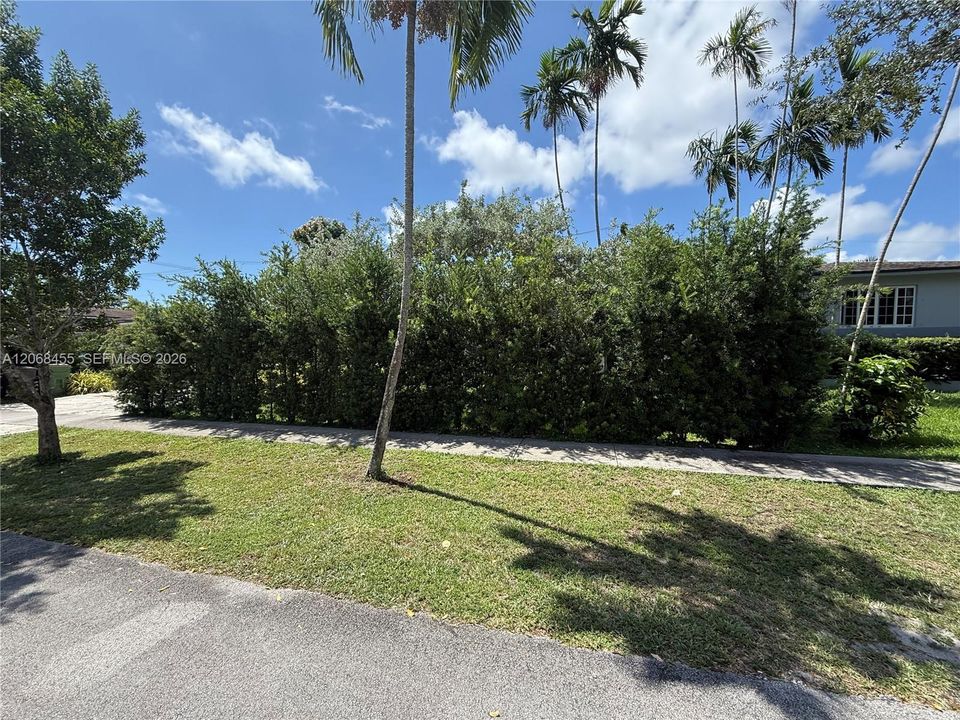 For Sale: $650,000 (3 beds, 2 baths, 1148 Square Feet)