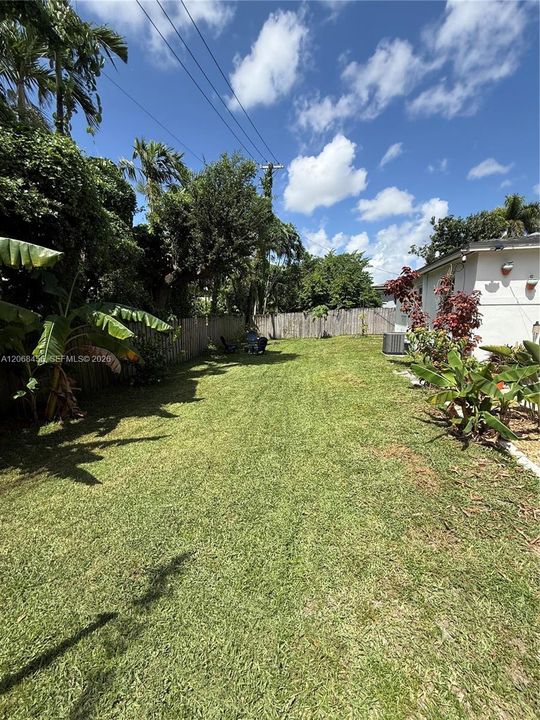 For Sale: $650,000 (3 beds, 2 baths, 1148 Square Feet)