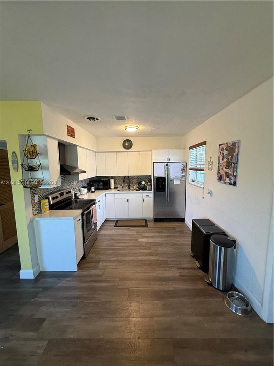 For Sale: $650,000 (3 beds, 2 baths, 1148 Square Feet)