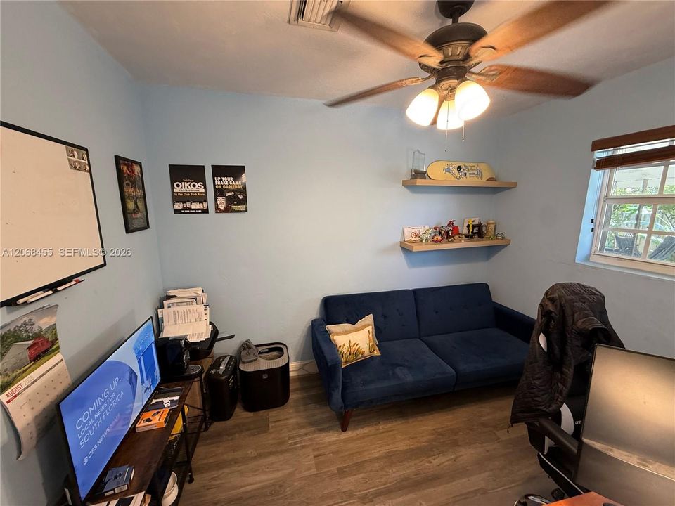 For Sale: $650,000 (3 beds, 2 baths, 1148 Square Feet)