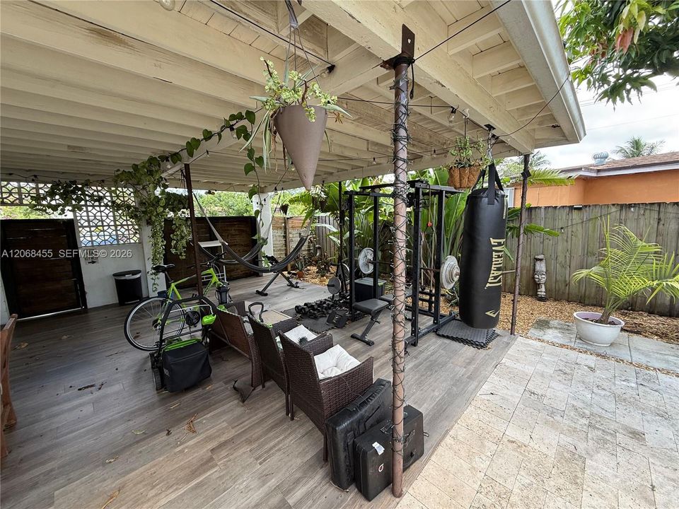 For Sale: $650,000 (3 beds, 2 baths, 1148 Square Feet)