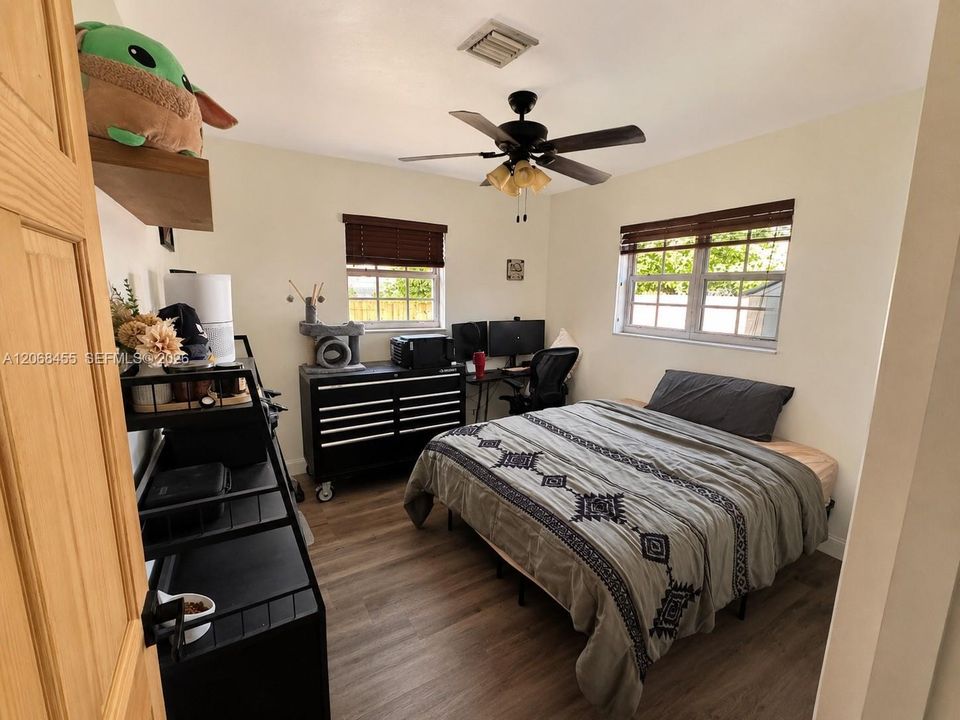 For Sale: $650,000 (3 beds, 2 baths, 1148 Square Feet)