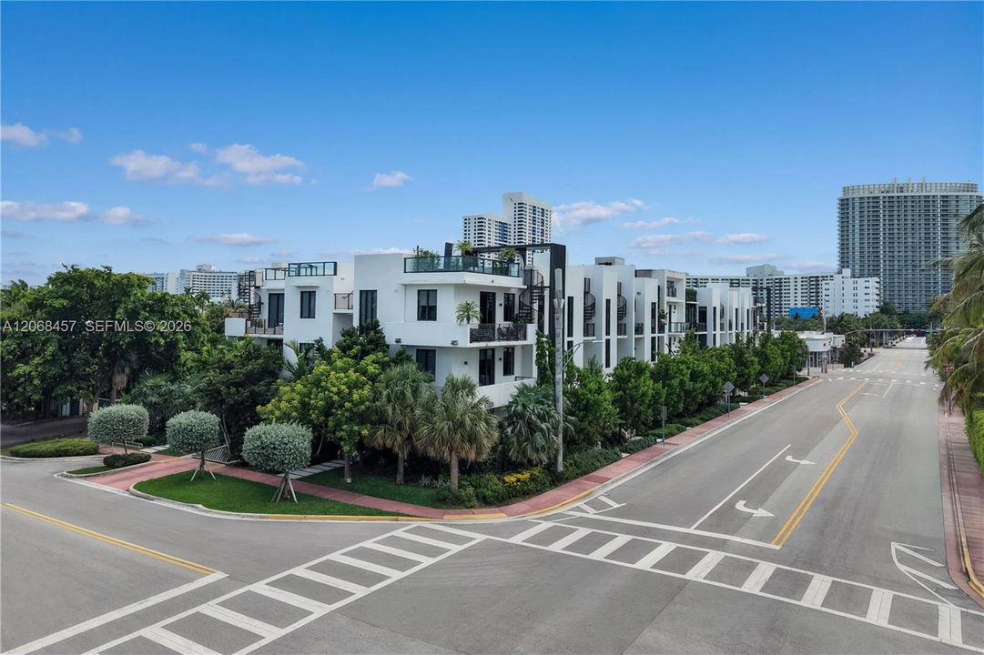 For Rent: $8,900 (2 beds, 2 baths, 1476 Square Feet)
