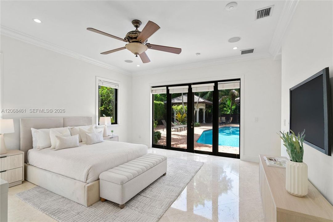 Activo con contrato: $3,350,000 (5 camas, 5 baños, 4562 Pies cuadrados)